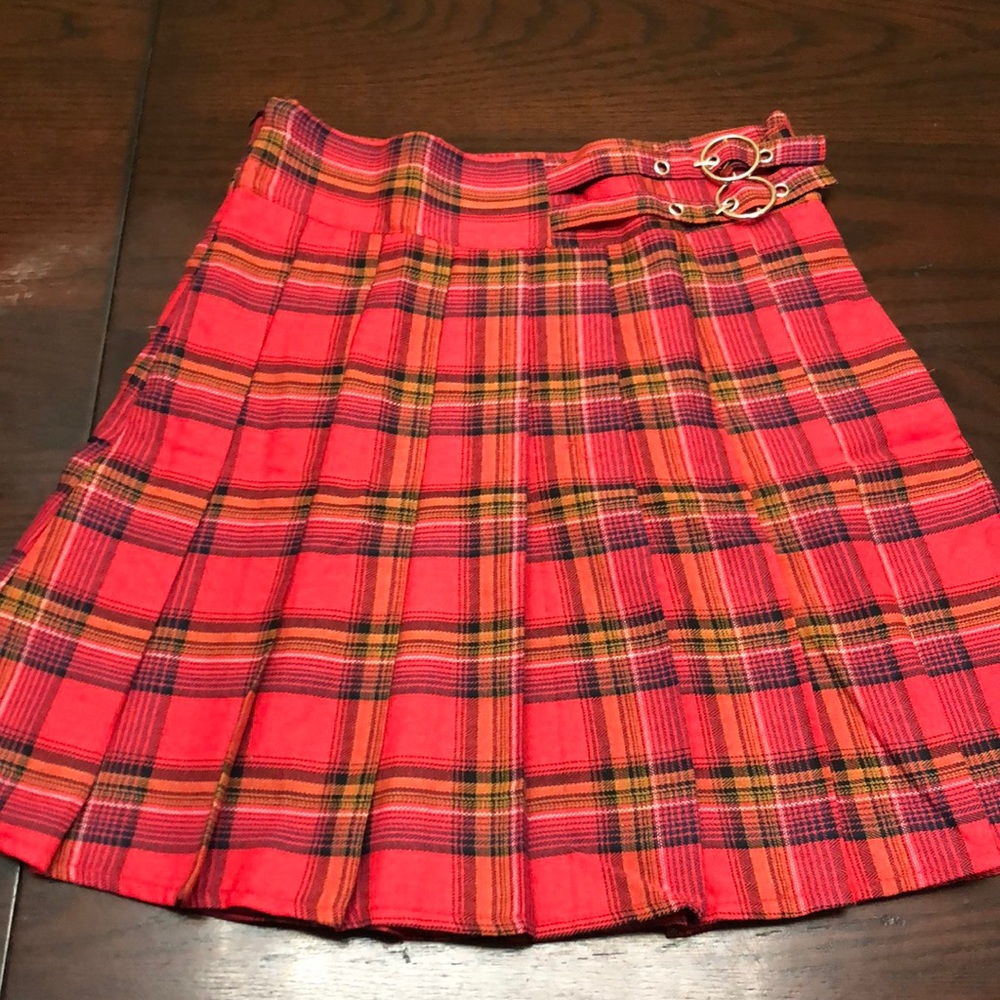 Shein red plaid pleated skirt